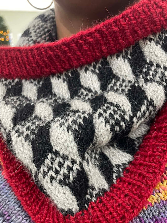 Cube Illusion Cowl (Colorwork)
