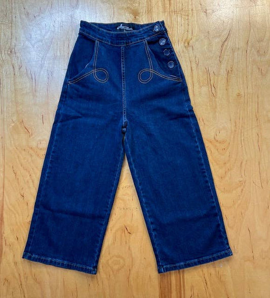 Midge Button Clam Diggers