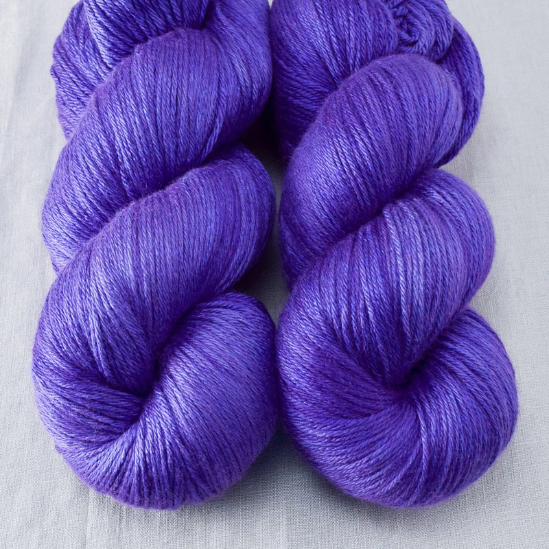Miss Babs Big Silk