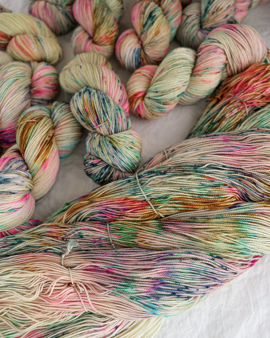 Ruby and Roses Rose DK