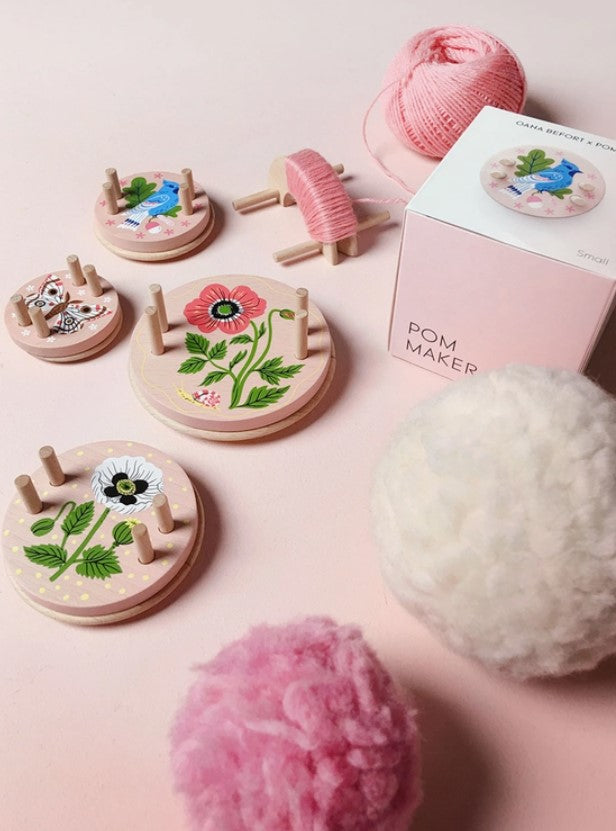Wooden Pom Pom Maker