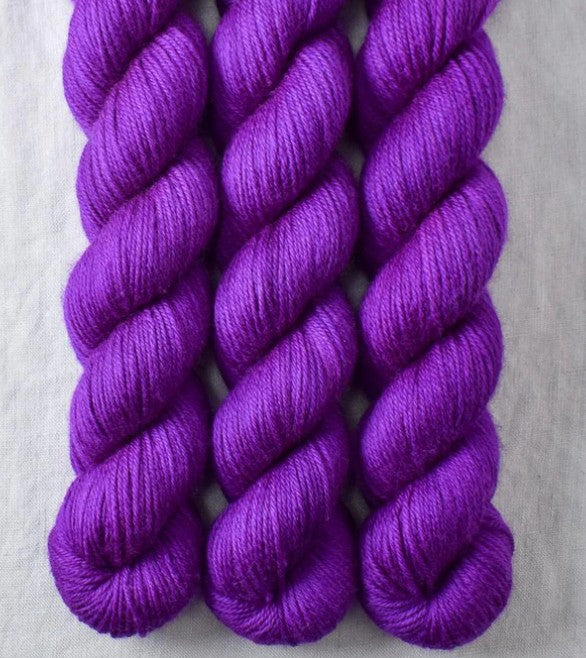 Miss Babs Yowza Mini