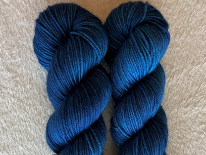 Dusk to Dawn Fibers - Hunter's Moon Fingering